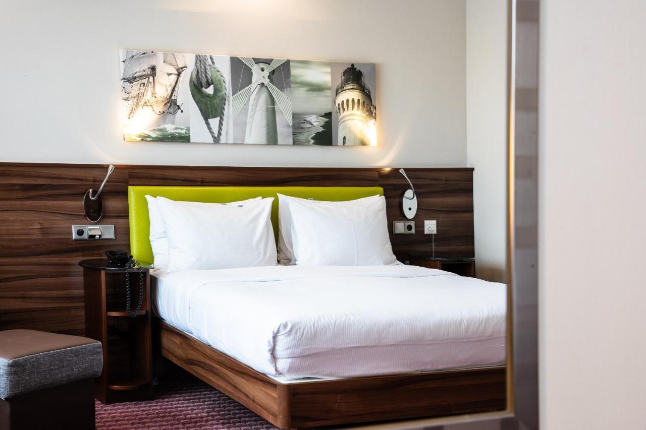 ホテル Hampton By Hilton シフィノウイシチェ エクステリア 写真