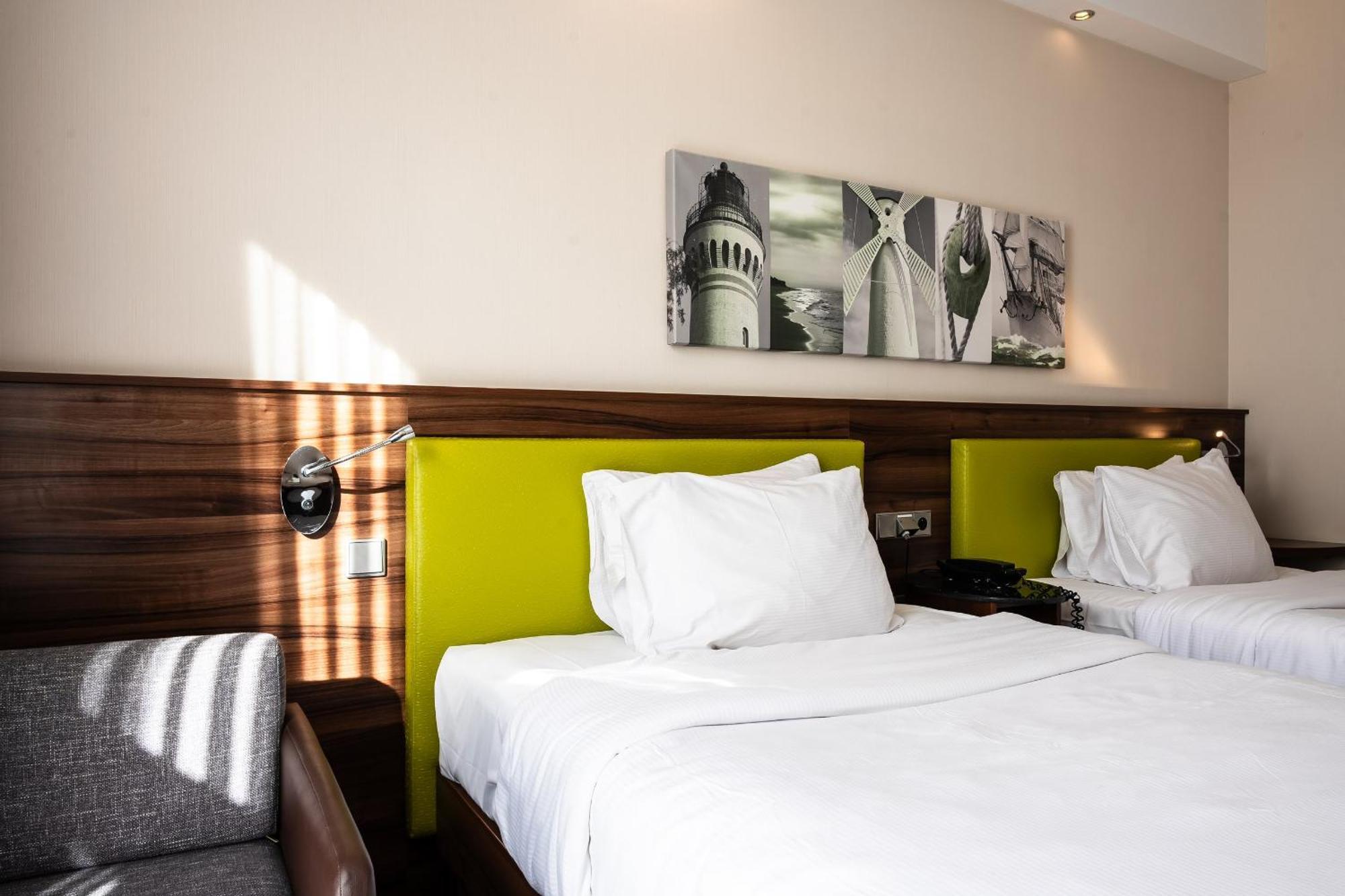 ホテル Hampton By Hilton シフィノウイシチェ エクステリア 写真