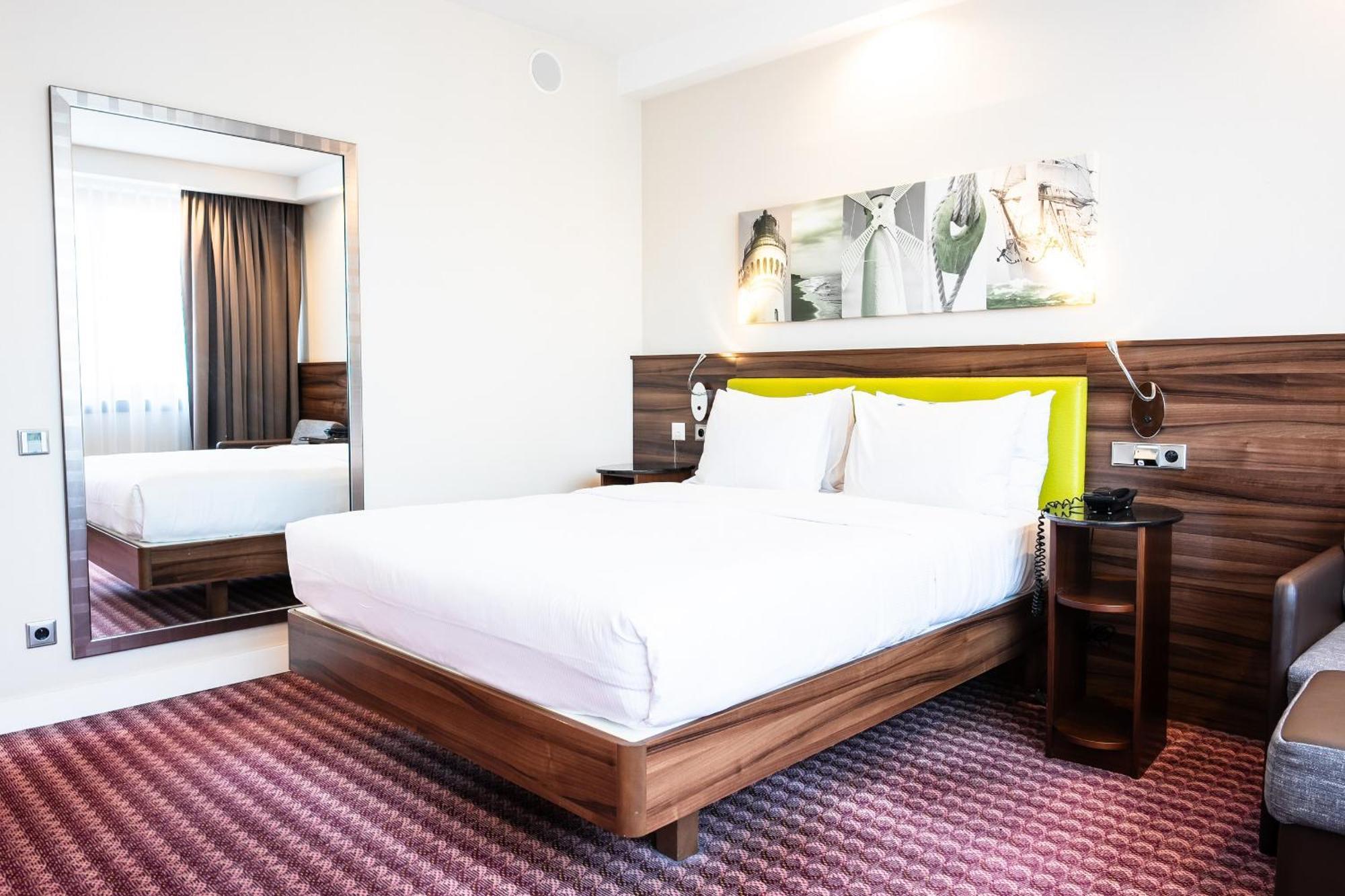 ホテル Hampton By Hilton シフィノウイシチェ エクステリア 写真