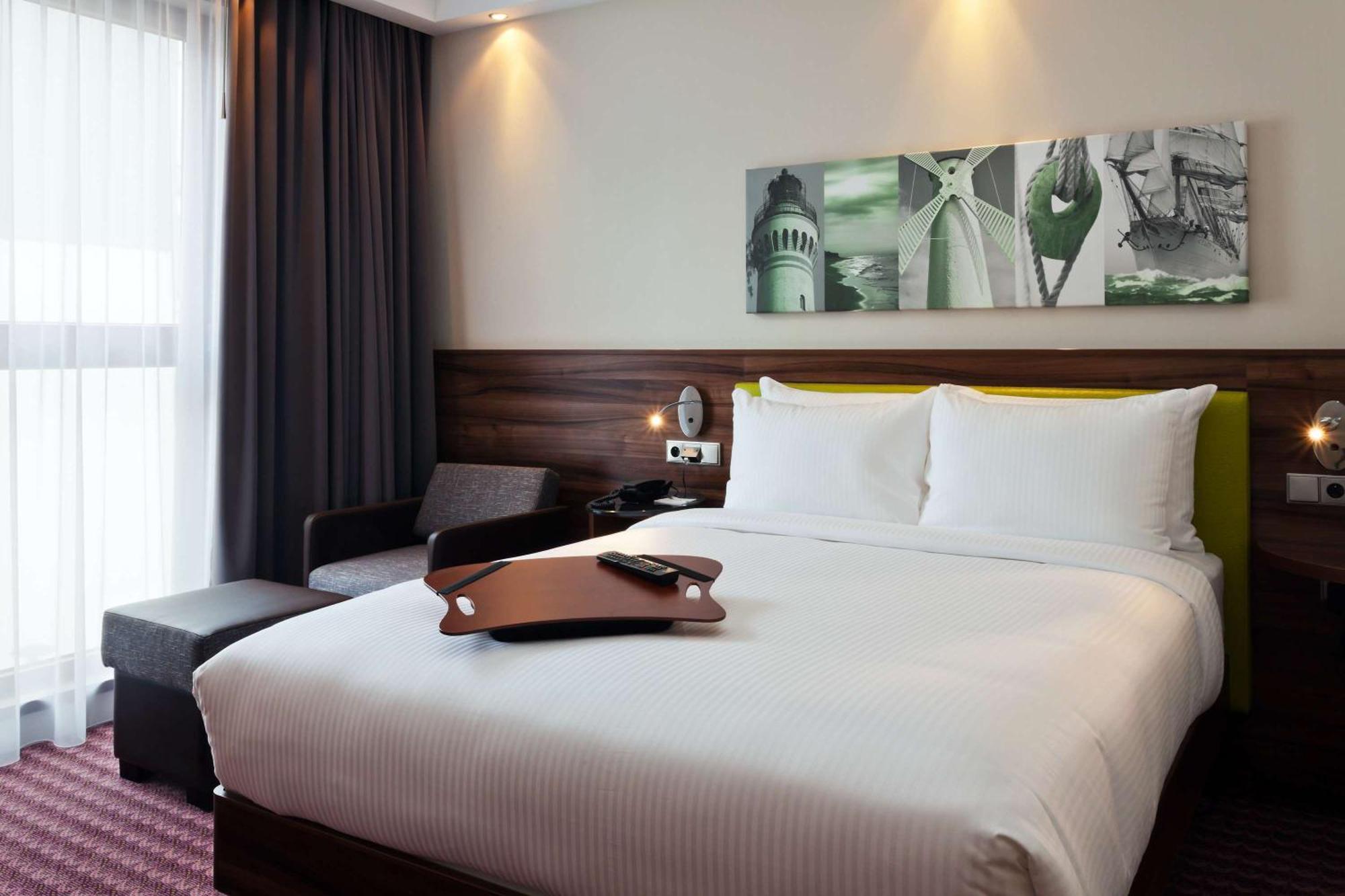 ホテル Hampton By Hilton シフィノウイシチェ エクステリア 写真