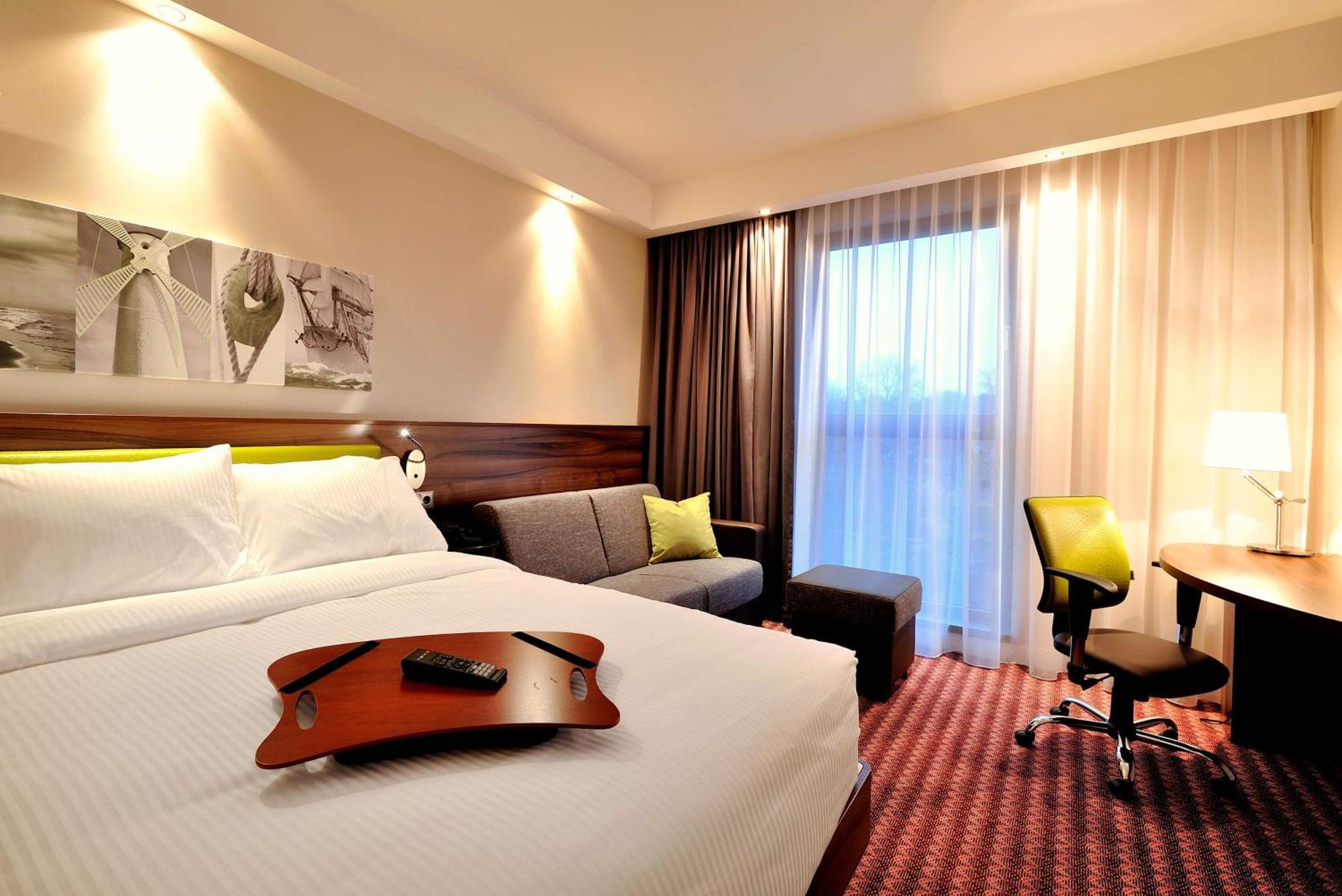 ホテル Hampton By Hilton シフィノウイシチェ エクステリア 写真
