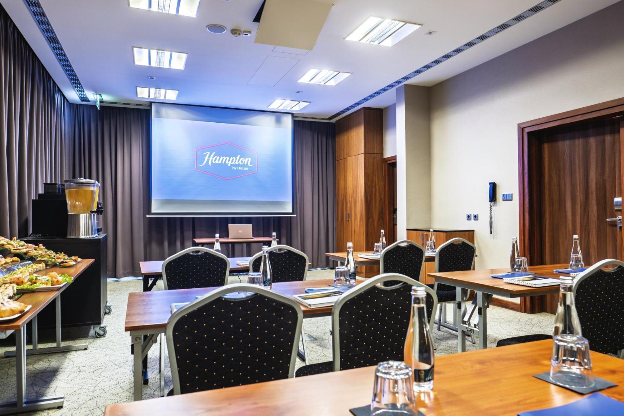 ホテル Hampton By Hilton シフィノウイシチェ エクステリア 写真