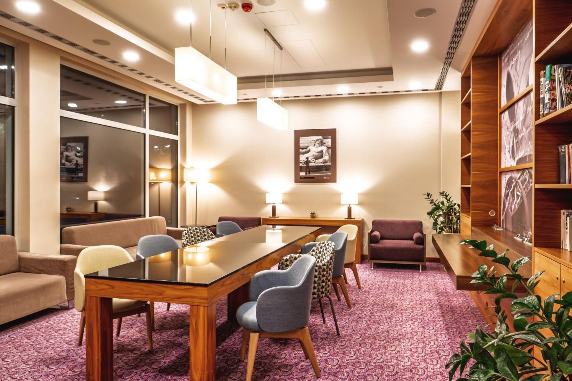 ホテル Hampton By Hilton シフィノウイシチェ エクステリア 写真